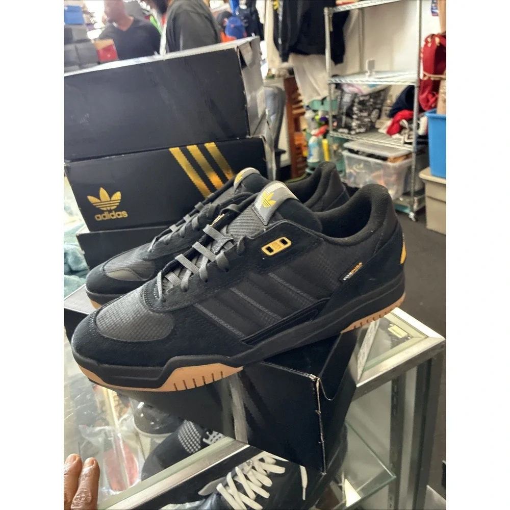 Adidas Tekkira Cup Mens Black Gum Athletic Sneaker KJ5054 New In Box US 11